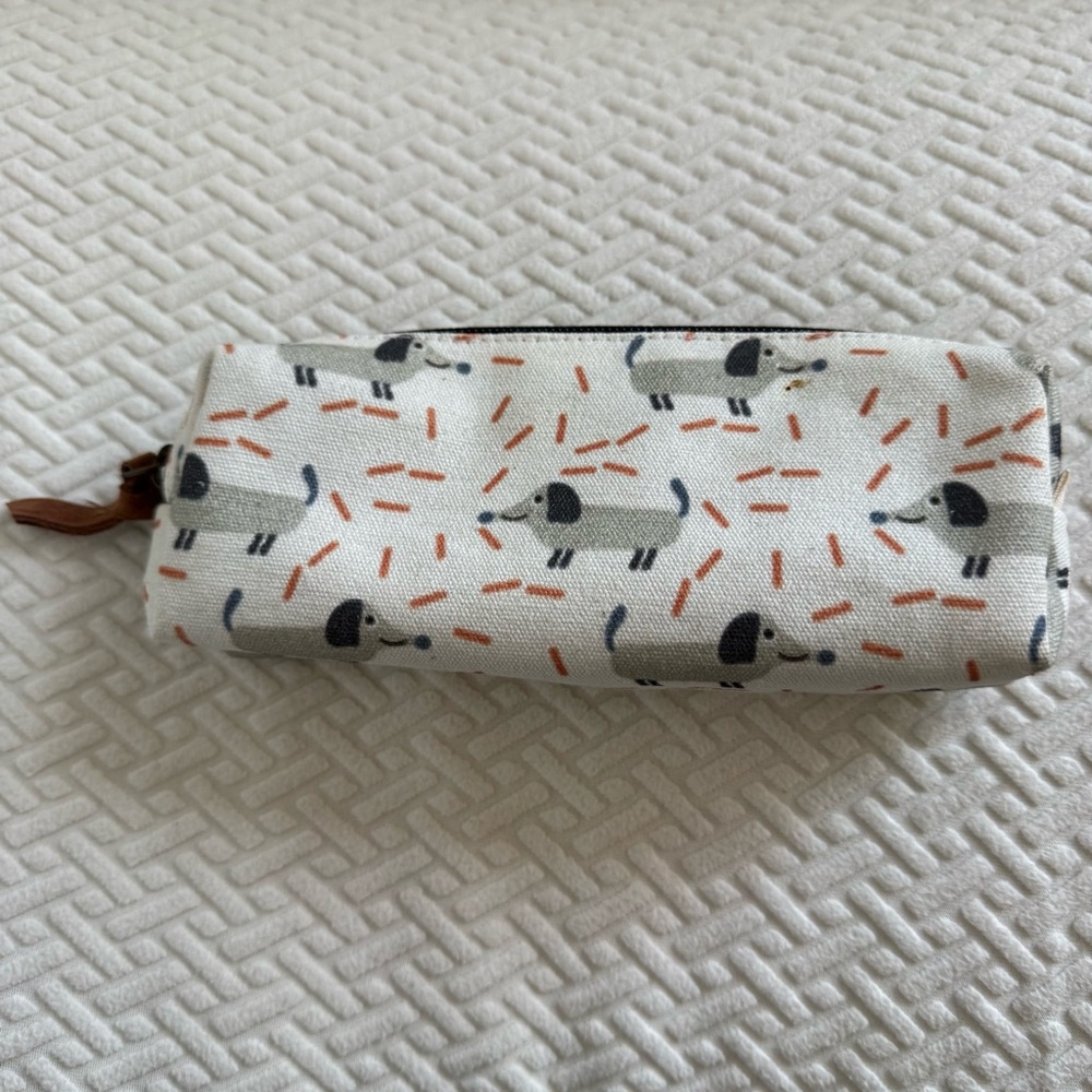 Dachshund Zippered Pouch